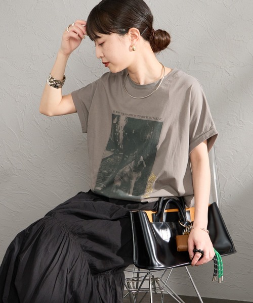 MICA&DEAL（マイカ＆ディール）の「[MICA&DEAL/マイカアンドディール] 別注 フレンチスリーブ フォトプリントTシャツ（Tシャツ/カットソー・レディース・チャコール/ベージュ/ホワイト・F）」の8枚目の写真