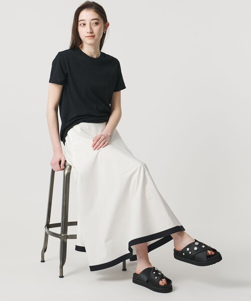 UNITED ARROWS(ユナイテッドアローズ)の「サテン クロス ビジュー ミュール/サンダル(サンダル・レディース・ベージュ/ブラック/ダークブラウン・38/37/36/35)」の11枚目の写真