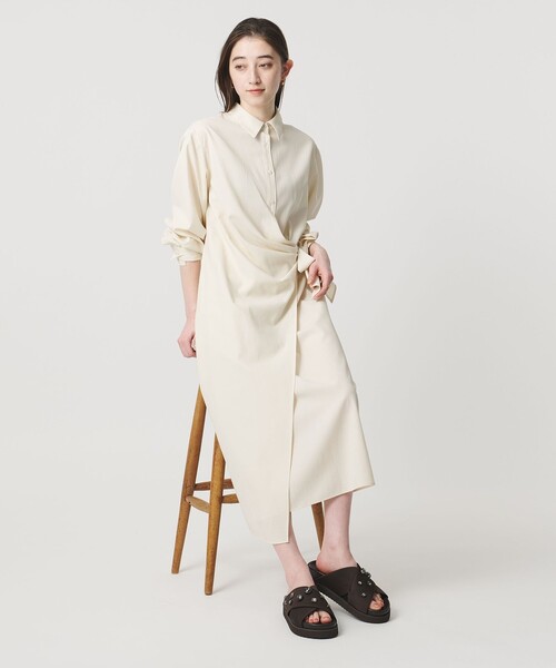 UNITED ARROWS(ユナイテッドアローズ)の「サテン クロス ビジュー ミュール/サンダル(サンダル・レディース・ベージュ/ブラック/ダークブラウン・38/37/36/35)」の9枚目の写真