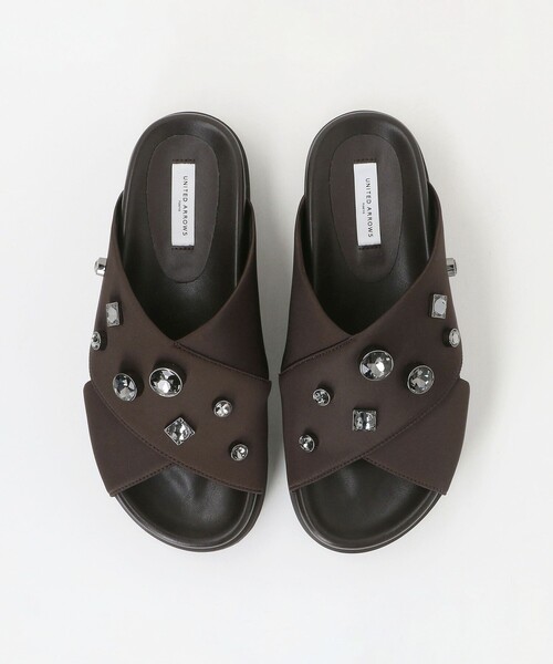 UNITED ARROWS(ユナイテッドアローズ)の「サテン クロス ビジュー ミュール/サンダル(サンダル・レディース・ベージュ/ブラック/ダークブラウン・38/37/36/35)」の6枚目の写真