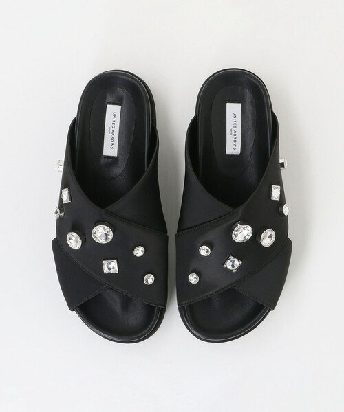 UNITED ARROWS(ユナイテッドアローズ)の「サテン クロス ビジュー ミュール/サンダル(サンダル・レディース・ベージュ/ブラック/ダークブラウン・38/37/36/35)」の20枚目の写真