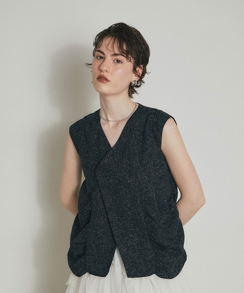 ARVELLIA(アルベリア)の「STRUCTURED TWEED TOP(シャツ/ブラウス・レディース・ブラック/グレー・M)」の1枚目の写真