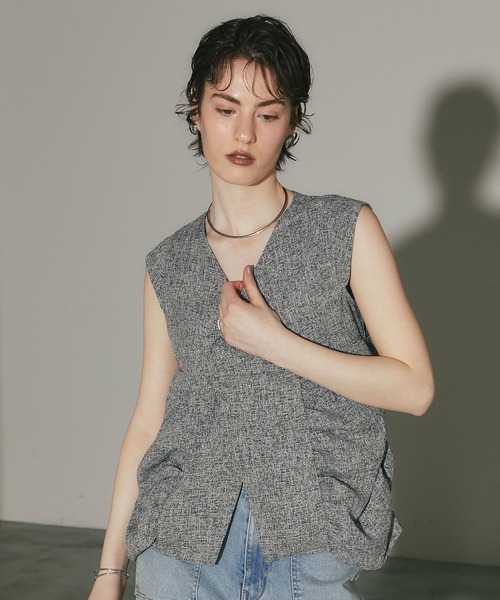 ARVELLIA(アルベリア)の「STRUCTURED TWEED TOP(シャツ/ブラウス・レディース・ブラック/グレー・M)」の4枚目の写真