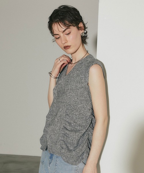 ARVELLIA(アルベリア)の「STRUCTURED TWEED TOP(シャツ/ブラウス・レディース・ブラック/グレー・M)」の5枚目の写真