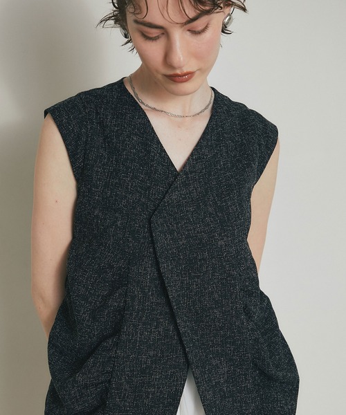 ARVELLIA(アルベリア)の「STRUCTURED TWEED TOP(シャツ/ブラウス・レディース・ブラック/グレー・M)」の8枚目の写真