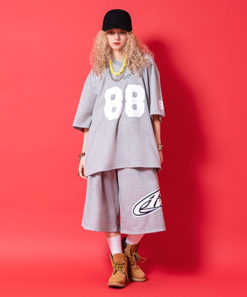 a.p.o.v.（エーピーオービー）の「a.p.o.v. アシンメトリービッググラフィックロゴポンチスウェットバギーハーフパンツ（スウェットパンツ・メンズ・ホワイト/ブラック/グレー・ONESIZE）」の5枚目の写真