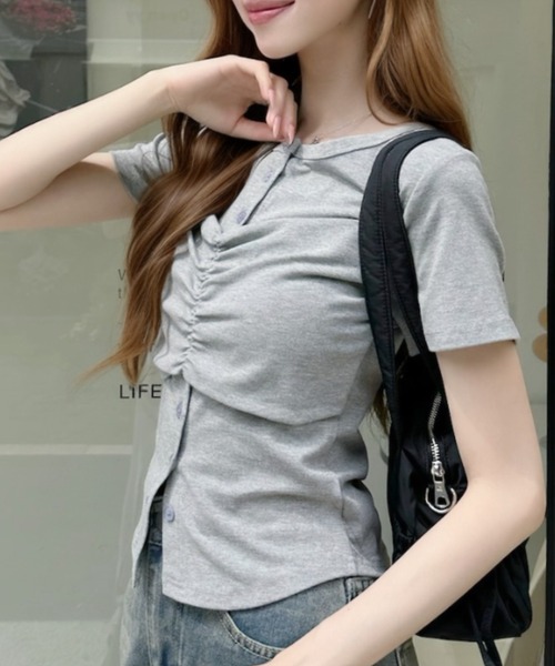Ada.(エイダ)の「フロントギャザー ビスチェ風ヘンリーネック半袖カットソー(Tシャツ/カットソー・レディース・グレー/ブラック/ホワイト・FREE)」の18枚目の写真