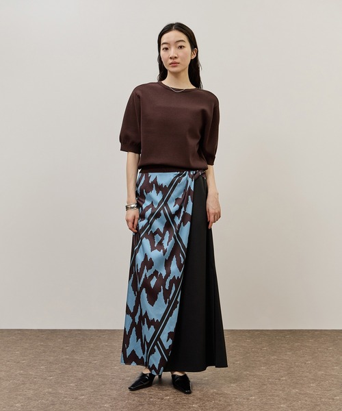 ADAM ET ROPE'(アダムエロペ)の「ツイストコンビスカート(スカート・レディース・ブルー系その他/サックスブルー・38/36)」の6枚目の写真