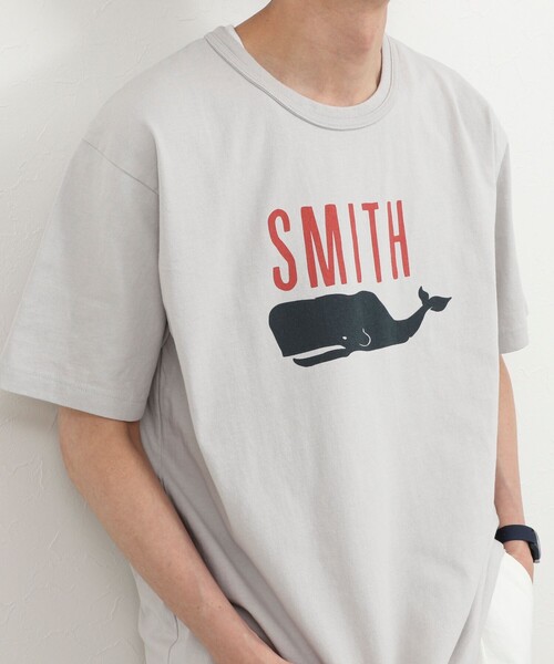BARNS OUTFITTERS(バーンズアウトフィッターズ)の「【BARNS OUTFITTERS】別注 SMITH プリントTシャツ 26SS(Tシャツ/カットソー・メンズ・グレー/イエロー/ホワイト・S/M/L)」の2枚目の写真