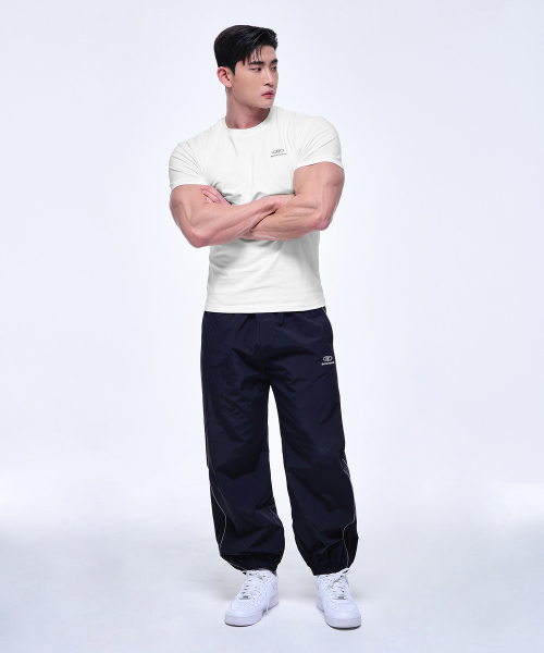 BORN TO WIN（ボーントゥウィン）の「[2 PACK] ESSENTIAL PACK MUSCLE FIT T-SHIRTS [BLACK WHITE]（Tシャツ/カットソー・メンズ・その他・1/2/3/4）」の3枚目の写真