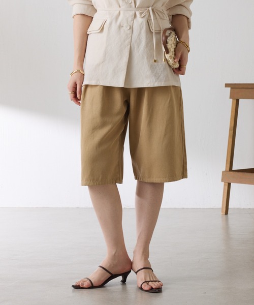 COLLAGE GALLARDAGALANTE（コラージュガリャルダガランテ）の「Q.anos/タックハーフデニムパンツ（デニムパンツ・レディース・ブルー/ベージュ・0/1）」の4枚目の写真