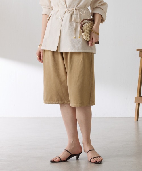 COLLAGE GALLARDAGALANTE（コラージュガリャルダガランテ）の「Q.anos/タックハーフデニムパンツ（デニムパンツ・レディース・ブルー/ベージュ・0/1）」の5枚目の写真