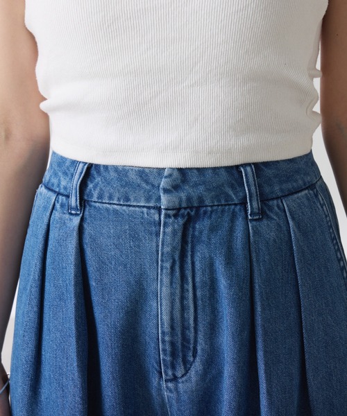 COLLAGE GALLARDAGALANTE（コラージュガリャルダガランテ）の「Q.anos/タックハーフデニムパンツ（デニムパンツ・レディース・ブルー/ベージュ・0/1）」の10枚目の写真