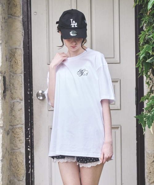 Lovilyn(ラヴィリン)の「ロゴビックT(Tシャツ/カットソー・レディース・ブラック/ホワイト・FREE)」の1枚目の写真