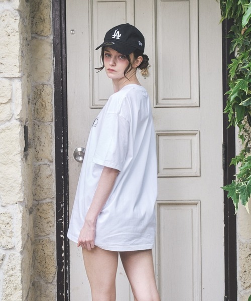 Lovilyn(ラヴィリン)の「ロゴビックT(Tシャツ/カットソー・レディース・ブラック/ホワイト・FREE)」の5枚目の写真