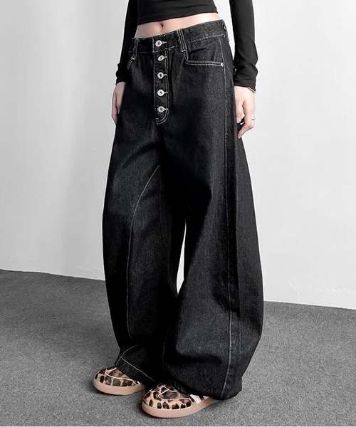 JOHNNY WOLF（ジョニーウルフ）の「HARNET ワイドバギー バレル ワンウォッシュ デニムパンツ（デニムパンツ・メンズ・ブラック・M/S/L）」の3枚目の写真