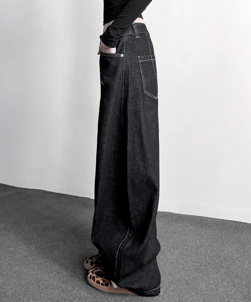 JOHNNY WOLF（ジョニーウルフ）の「HARNET ワイドバギー バレル ワンウォッシュ デニムパンツ（デニムパンツ・メンズ・ブラック・M/S/L）」の2枚目の写真