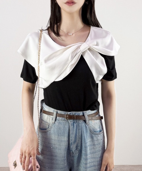 CLOTHY(クロシィ)の「【視線を奪う、ドラマトップス】サテンリボン半袖トップス(シャツ/ブラウス・レディース・ブラック/オフホワイト/レッド・FREE)」の4枚目の写真