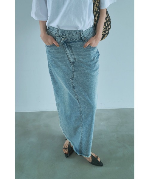 marjour(マージュール)の「10OZ STRETCH DENIM WRAP SKIRT(デニムスカート・レディース・グレー/ライトブルー・M)」の3枚目の写真