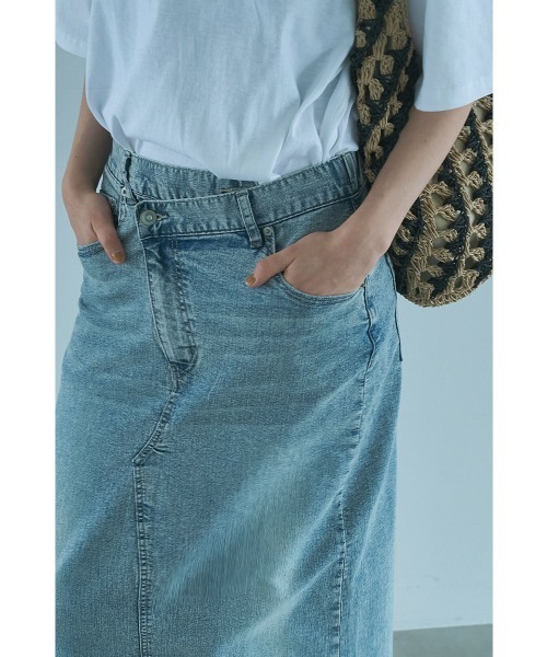 marjour(マージュール)の「10OZ STRETCH DENIM WRAP SKIRT(デニムスカート・レディース・グレー/ライトブルー・M)」の4枚目の写真
