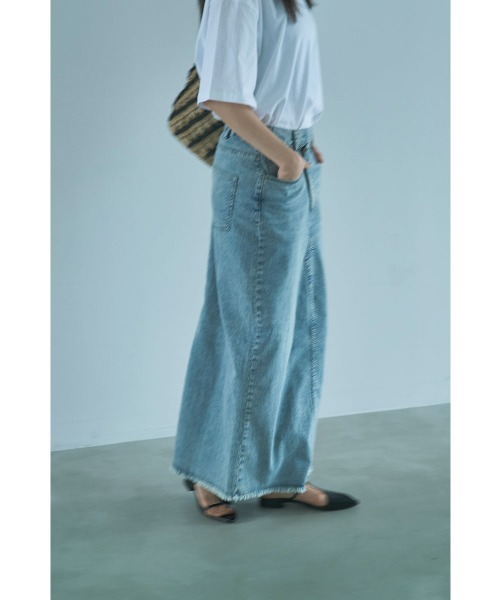 marjour(マージュール)の「10OZ STRETCH DENIM WRAP SKIRT(デニムスカート・レディース・グレー/ライトブルー・M)」の7枚目の写真