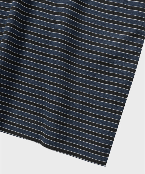 NONBLANK(ノンブランク)の「インディゴストライプTシャツ_INDIGO(Tシャツ/カットソー・メンズ・ダークネイビー・MEDIUM/LARGE/X-LARGE)」の6枚目の写真