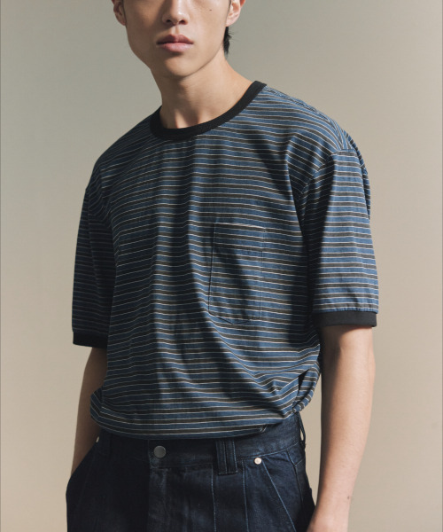 NONBLANK(ノンブランク)の「インディゴストライプTシャツ_INDIGO(Tシャツ/カットソー・メンズ・ダークネイビー・MEDIUM/LARGE/X-LARGE)」の8枚目の写真