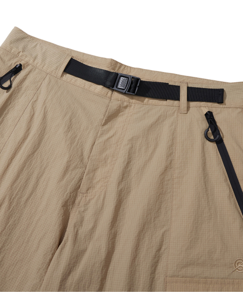 KALAPATTHAR(カラパタール)の「NYLON RIPSTOP INCISION BELTED CARGO POCKET SHORTS - BEIGE(その他パンツ・メンズ・その他・MEDIUM/LARGE)」の6枚目の写真