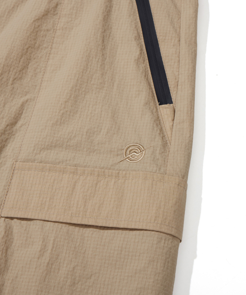 KALAPATTHAR(カラパタール)の「NYLON RIPSTOP INCISION BELTED CARGO POCKET SHORTS - BEIGE(その他パンツ・メンズ・その他・MEDIUM/LARGE)」の7枚目の写真