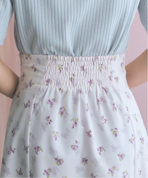 marun(マルン)の「<大きいサイズ>フラワープリントスカート marun(スカート・レディース・ブラック/ラベンダー・4L/3L/LL/L/5L)」の21枚目の写真