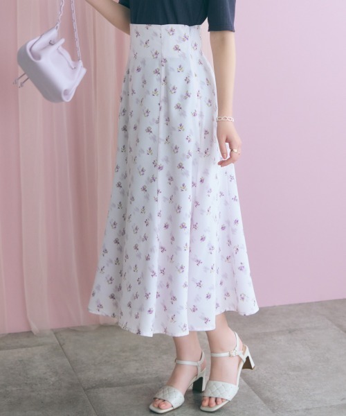 marun(マルン)の「<大きいサイズ>フラワープリントスカート marun(スカート・レディース・ブラック/ラベンダー・4L/3L/LL/L/5L)」の18枚目の写真