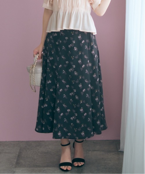 marun(マルン)の「<大きいサイズ>フラワープリントスカート marun(スカート・レディース・ブラック/ラベンダー・4L/3L/LL/L/5L)」の13枚目の写真