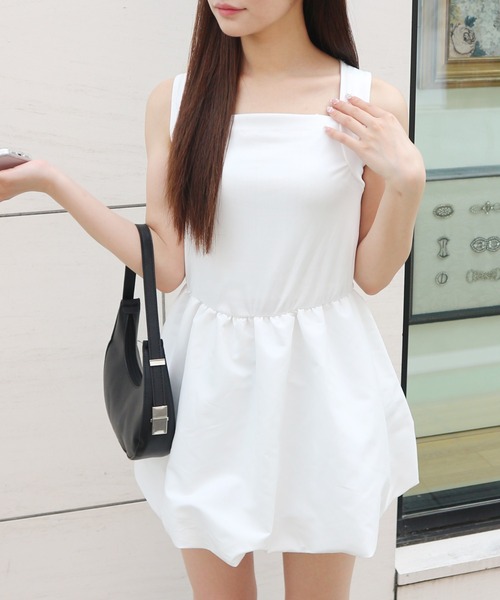 ALLuRing ChaRm（アリュリングチャーム）の「Balloon Camisole Dress / バルーンキャミワンピース（ワンピース・レディース・ブラック/ホワイト・FREE）」の4枚目の写真