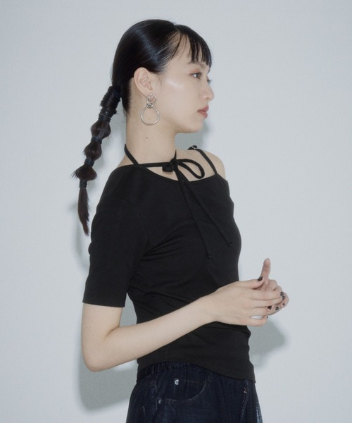 PAGEBOY(ページボーイ)の「オフショルリボントップス【リボン紐アレンジ自在・ワンショルでも着用可能】(Tシャツ/カットソー・レディース・ブラック/ターコイズブルー/グレー・FREE)」の10枚目の写真