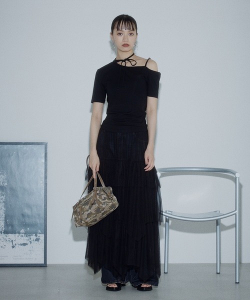 PAGEBOY(ページボーイ)の「オフショルリボントップス【リボン紐アレンジ自在・ワンショルでも着用可能】(Tシャツ/カットソー・レディース・ブラック/ターコイズブルー/グレー・FREE)」の4枚目の写真