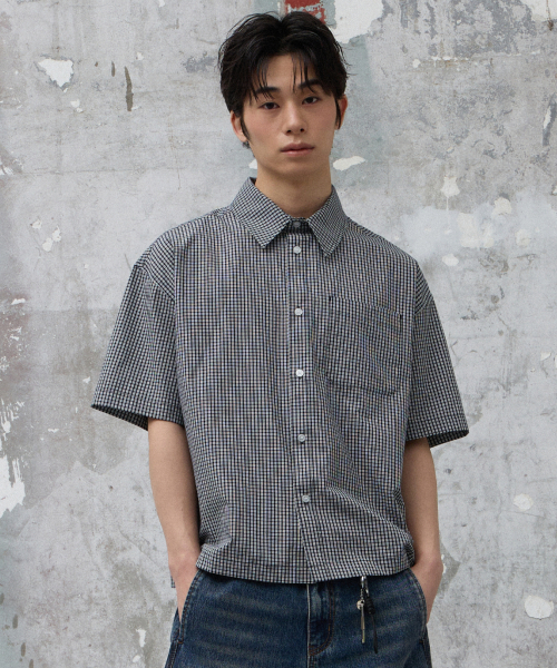 AGOD（エージーオーディー）の「クロップハーフチェックシャツ[ネイビー]（シャツ/ブラウス・レディース・その他・SMALL/MEDIUM/LARGE）」の2枚目の写真
