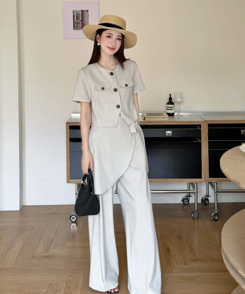 DRESS PLUS(ドレスプラス)の「ショートジャケット パンツセットアップ(セットアップ・レディース・ネイビー/ライトグレー・M/L)」の1枚目の写真