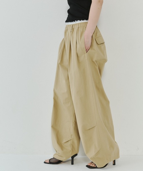 VION(ヴィオン)の「レースウエストタックパンツ / Lace Waist Tuck Pants(その他パンツ・レディース・ブラック/ベージュ・S/M/ST/MT)」の9枚目の写真