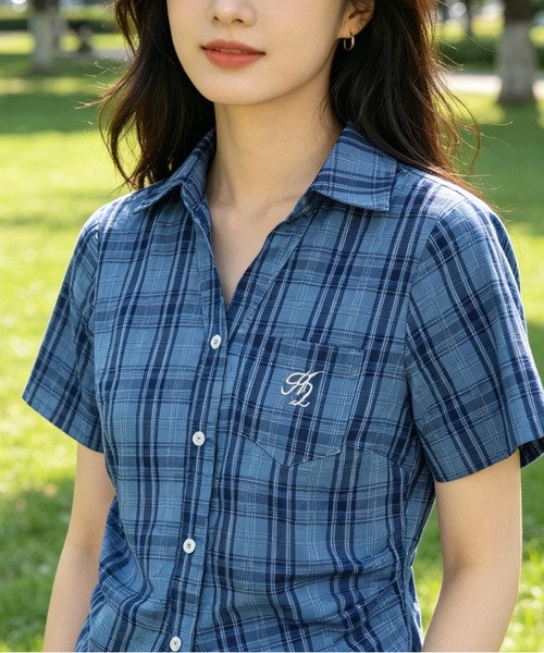AsheKsha(アシクシャ)の「チェック柄のスリムフィットウエストシェイプシャツ(シャツ/ブラウス・レディース・ネイビー/ブルー/マルチ・S/M/L)」の21枚目の写真