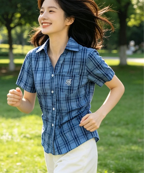 AsheKsha(アシクシャ)の「チェック柄のスリムフィットウエストシェイプシャツ(シャツ/ブラウス・レディース・ネイビー/ブルー/マルチ・S/M/L)」の20枚目の写真