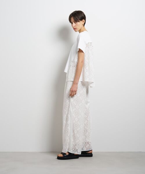 LANVIN en Bleu（ランバンオンブルー）の「レースコンビカットソー（Tシャツ/カットソー・レディース・オフホワイト/ブラック・38）」の4枚目の写真