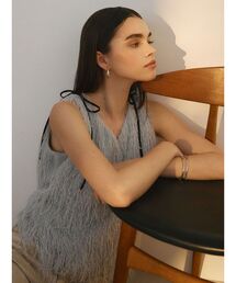 LAGUNAMOON | フェザーVネックリボントップス(Tシャツ/カットソー)