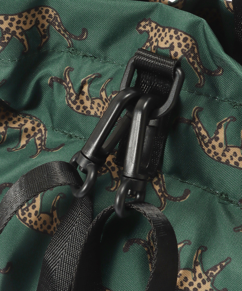KiU(キウ)の「【KiU/キウ】 MULTI WAY DRW BAG(バックパック/リュック・レディース・ブラック/グリーン・FREE)」の15枚目の写真