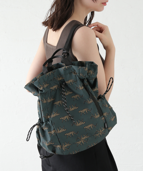 KiU(キウ)の「【KiU/キウ】 MULTI WAY DRW BAG(バックパック/リュック・レディース・ブラック/グリーン・FREE)」の6枚目の写真