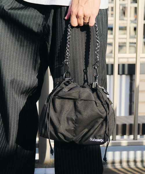 Subciety（サブサエティ）の「Kinchaku 2way shoulder bag（ショルダーバッグ・メンズ・ブラック/チャコール/レッド・FREE）」の13枚目の写真