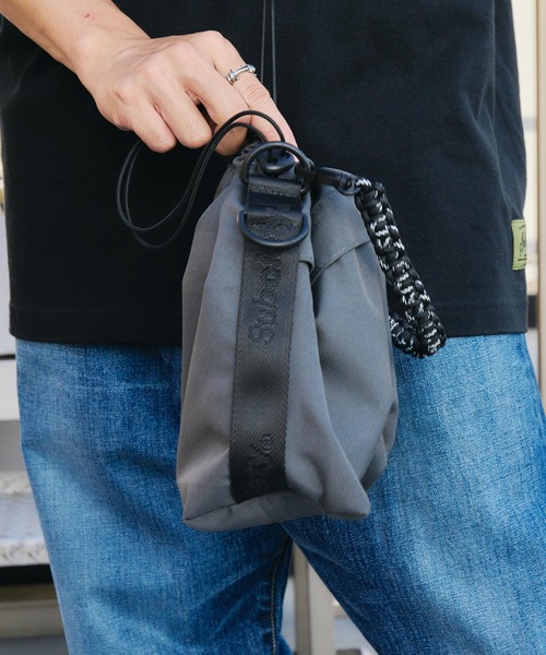 Subciety（サブサエティ）の「Kinchaku 2way shoulder bag（ショルダーバッグ・メンズ・ブラック/チャコール/レッド・FREE）」の19枚目の写真