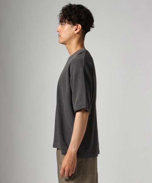 BAYFLOW(ベイフロー)の「ピグメントVネックTシャツ(Tシャツ/カットソー・メンズ・チャコール/オフホワイト・MEDIUM/LARGE)」の5枚目の写真