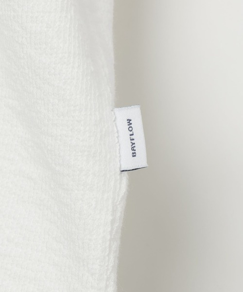 BAYFLOW(ベイフロー)の「ピグメントVネックTシャツ(Tシャツ/カットソー・メンズ・チャコール/オフホワイト・MEDIUM/LARGE)」の4枚目の写真