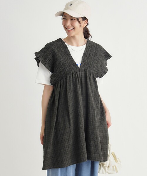 HONEYSUCKLE ROSE(ハニーサックルローズ)の「シャーリングブラウス(シャツ/ブラウス・レディース・ダークブラウン系1/チャコールグレー・04/05)」の15枚目の写真
