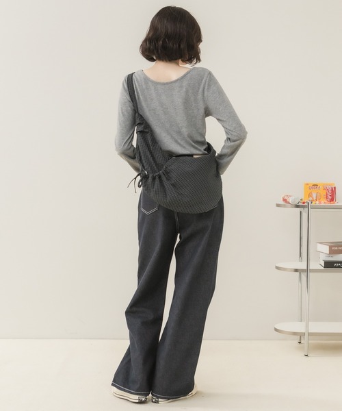 HEILIS（ヘイリス）の「前後2WAYネックPO/プルオーバー 長袖トップス 2WAYトップス 前後2WAY ボートネック 長袖カットソー ボーダートップス 無地トップス 韓国ファッション レディライク カジュアル デイリー 秋服 冬服 アイボリー ピンク グレー ブラック ボーダー（Tシャツ/カットソー・レディース・ホワイト系その他/アイボリー/ピンク/グレー/ブラック/ブラック系その他・FREE）」の14枚目の写真